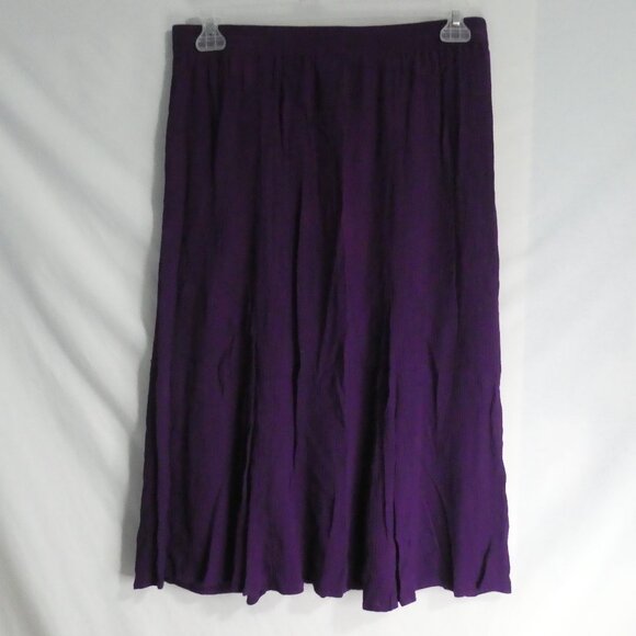 LAURA SCOTT | large | Textured Purple Skirt | 100% Recycled Bottle Material - Picture 2 of 16